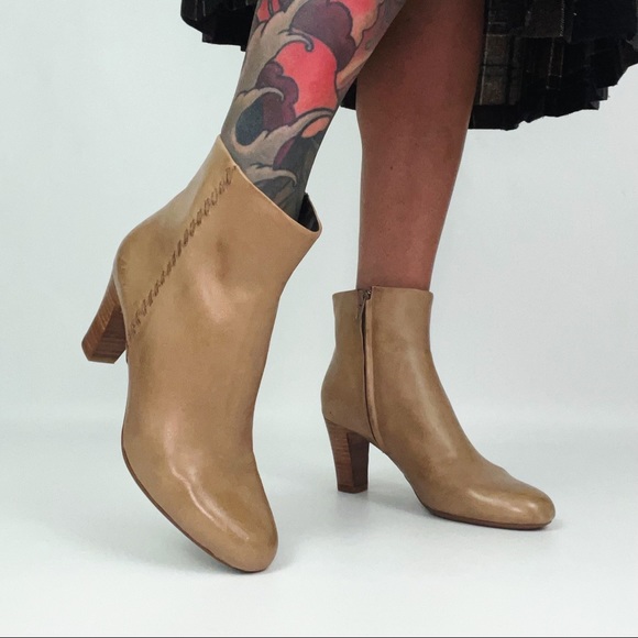 Vintage 90’s Genuine Leather Ankle Boots in Tan | Size 6 - Picture 1 of 10